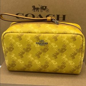 BOXY COSMETIC CASE WITH HORSE AND CARRIAGE PRINT